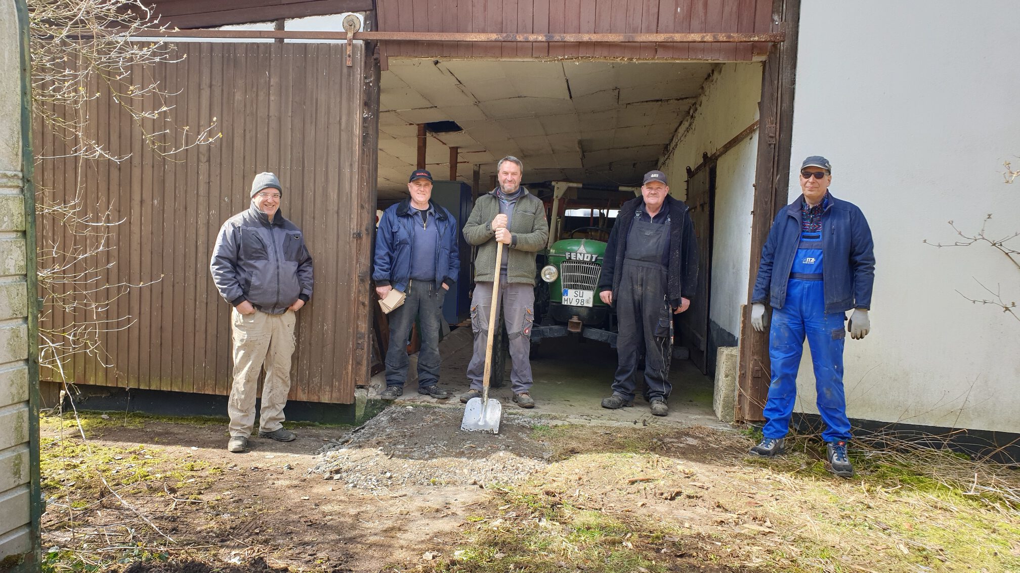 2021-03-20 Einzug Stall Neuhonrath Bänker